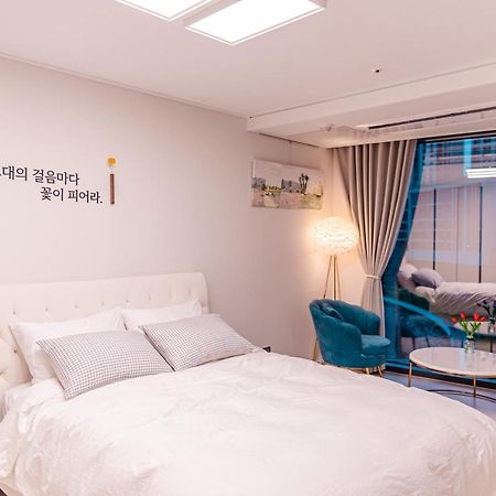 ヨス市 Lotte Castle Marinaアパートホテル エクステリア 写真